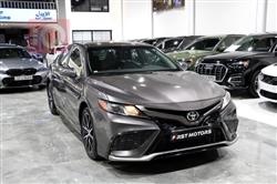 تۆیۆتا کامری